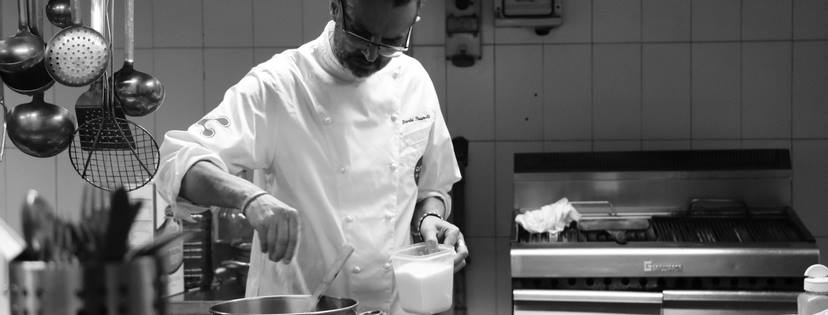 foto dello Chef Dario Pierandi in cucina